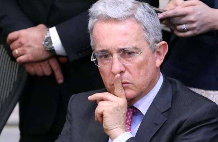 Al Senado de la República llegó carta de renuncia de Álvaro Uribe Vélez |  El Quindiano
