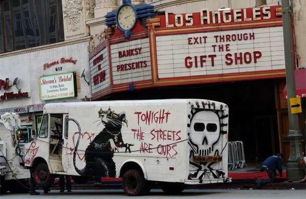 Cine: La irreverencia y el misterio en el arte callejero de Banksy
